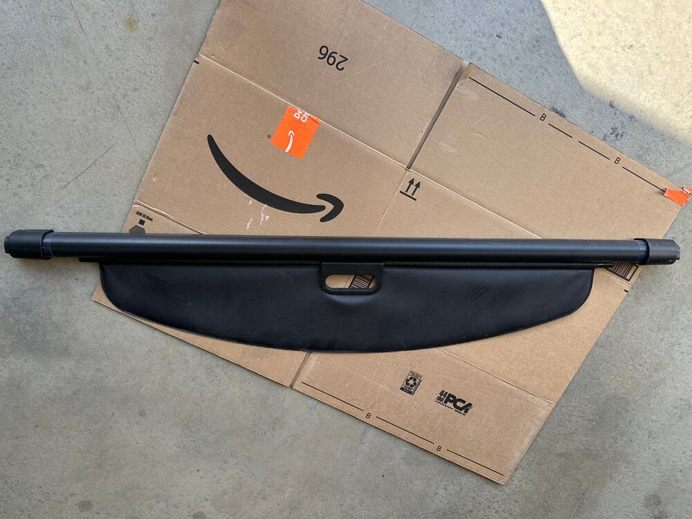 2017 Cadillac XT5 OEM Rear Retractable Cargo Cover Privacy Shade Black